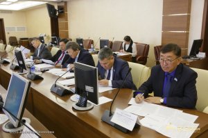 В Ил Тумэне подняли вопрос финансирования исполнения Указа Главы республики об экологическом благополучии